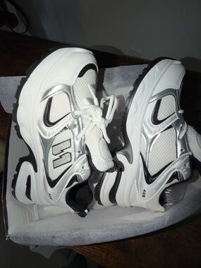 New Balance Style Chunky Sneakers White Black Silver